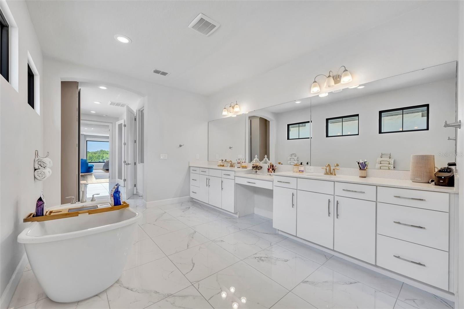 LAKESIDE/TOSCANA - Residential Lease