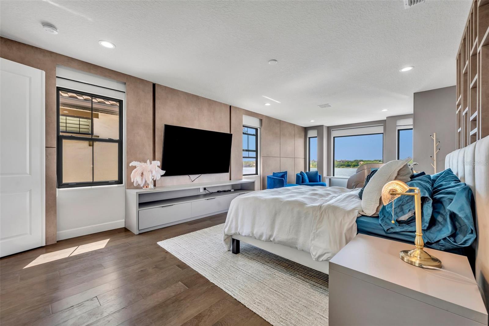 LAKESIDE/TOSCANA - Residential Lease