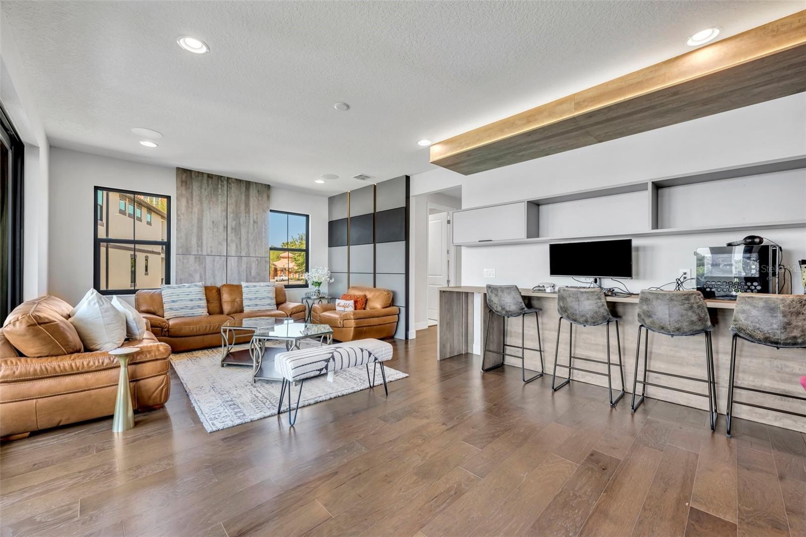 LAKESIDE/TOSCANA - Residential Lease