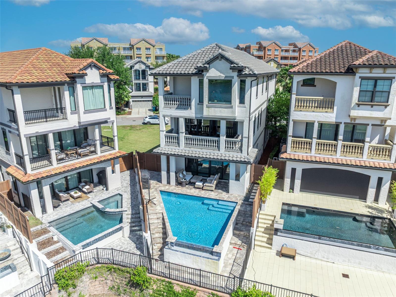 LAKESIDE/TOSCANA - Residential Lease