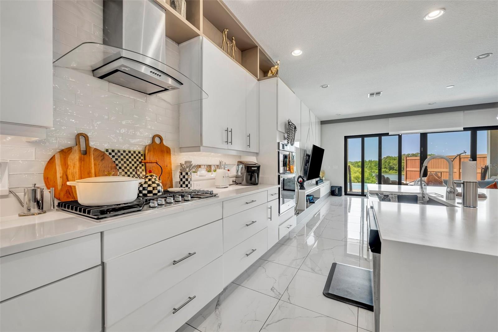 LAKESIDE/TOSCANA - Residential Lease