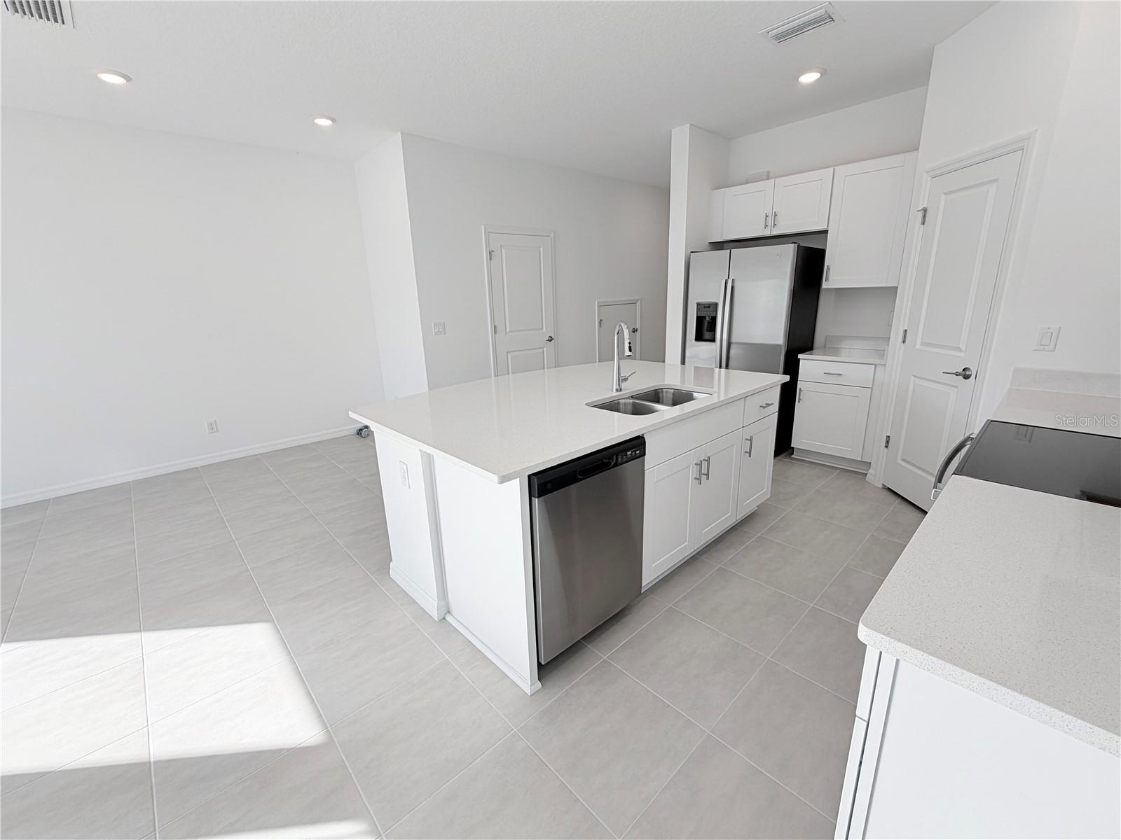 TOWNHOMES AT AZARIO - Residential Lease