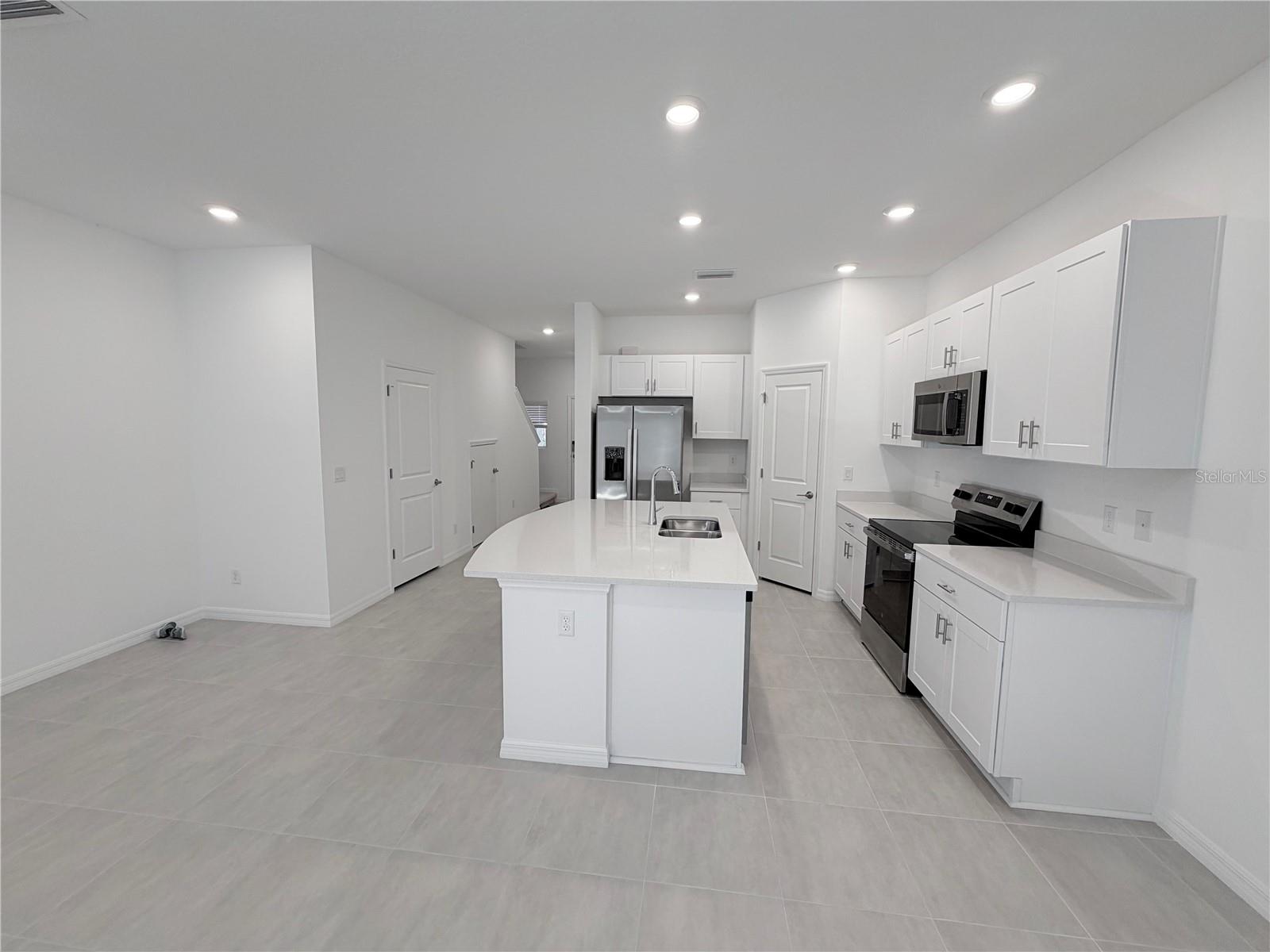 TOWNHOMES AT AZARIO - Residential Lease