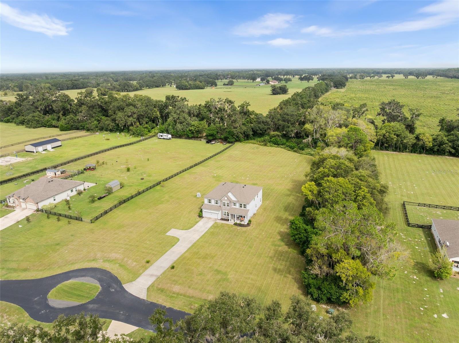 HALF MOON STATION - Residential