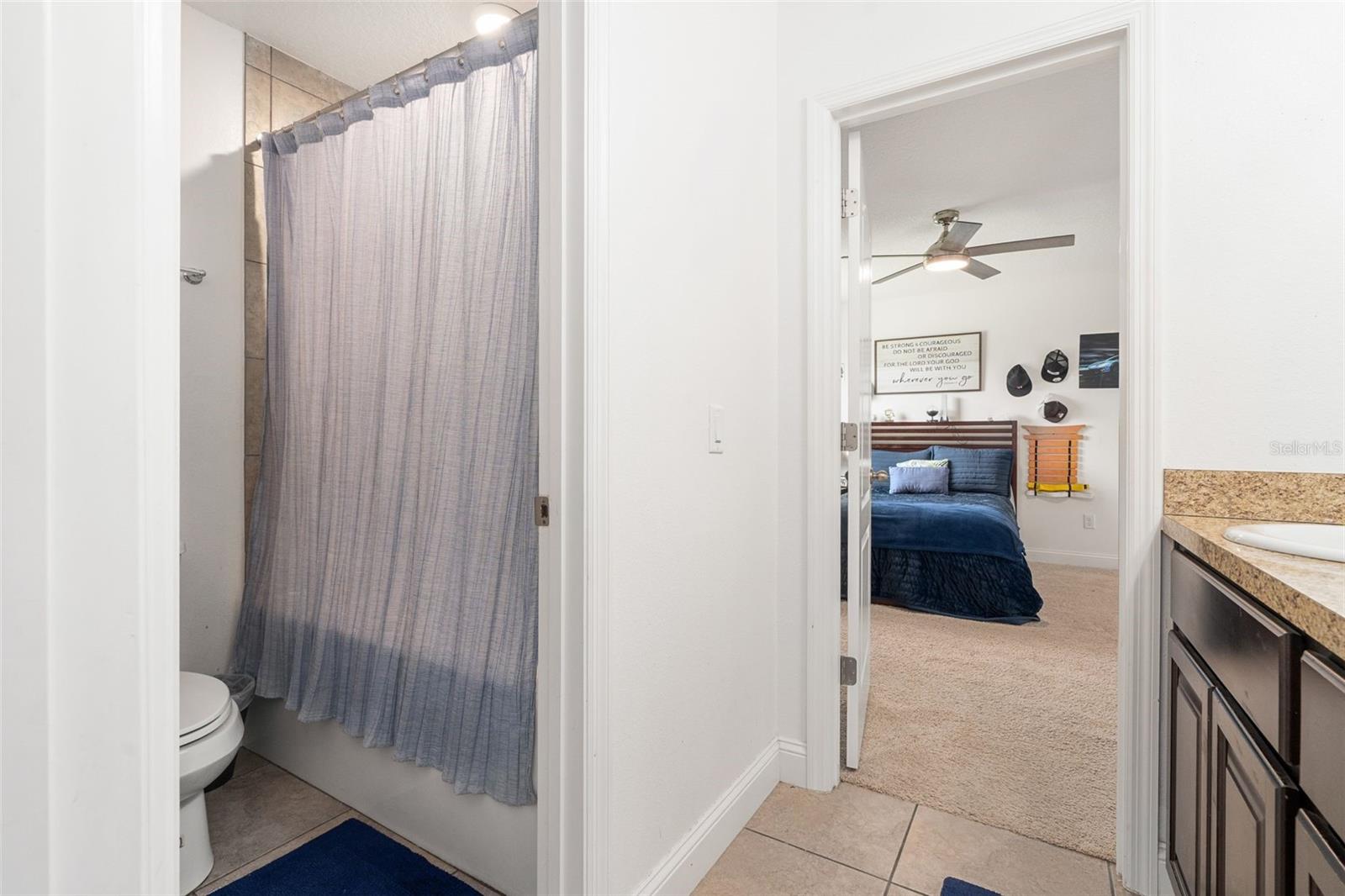 HALF MOON STATION - Residential