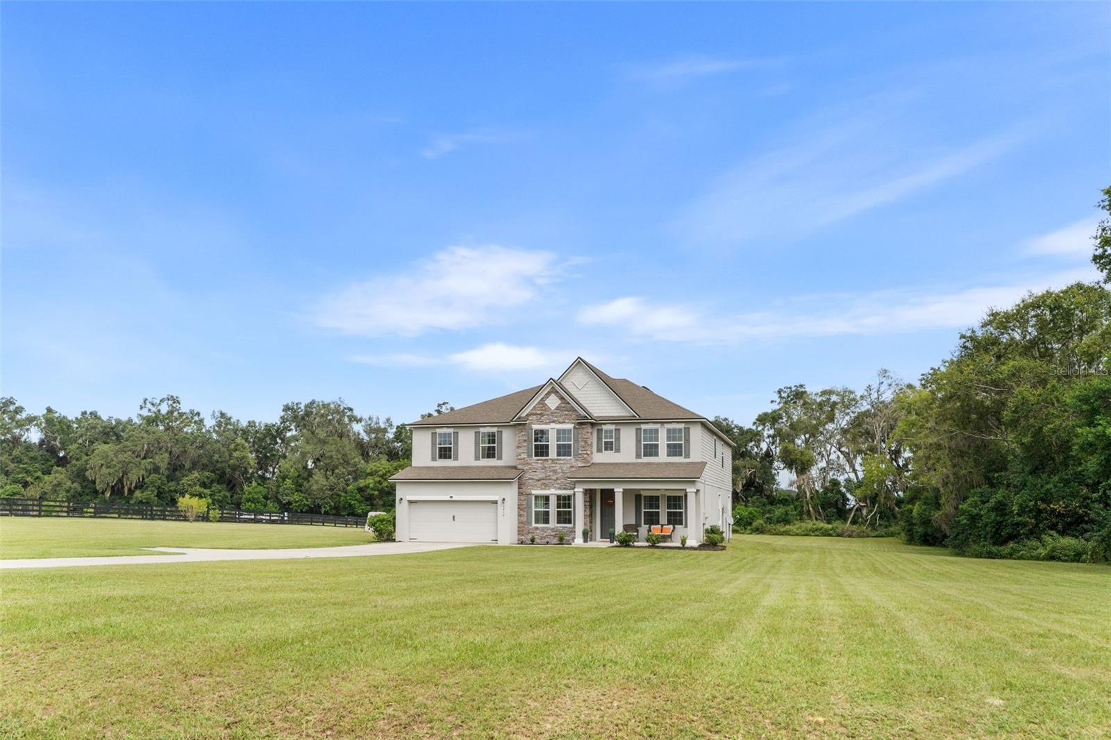 HALF MOON STATION - Residential