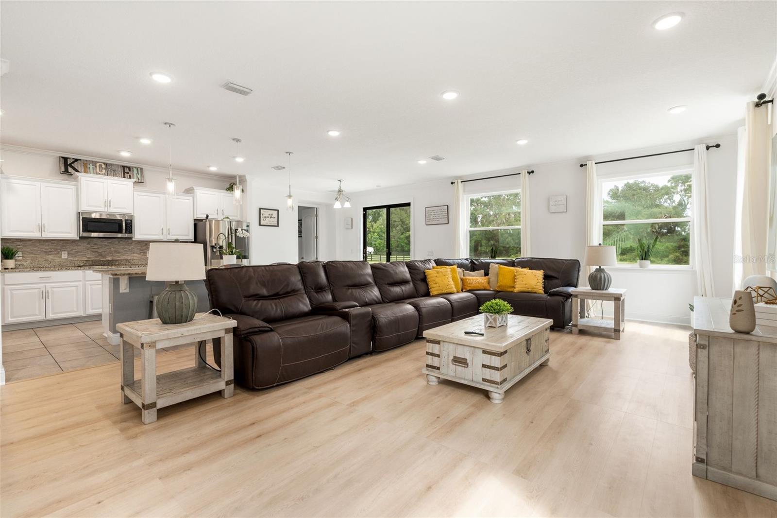 HALF MOON STATION - Residential