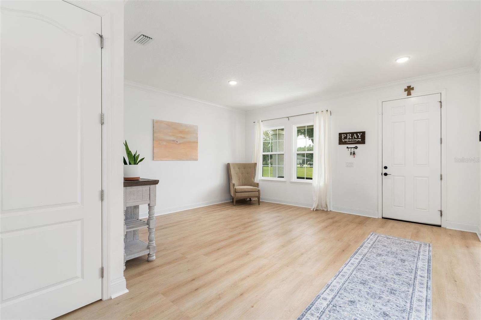 HALF MOON STATION - Residential