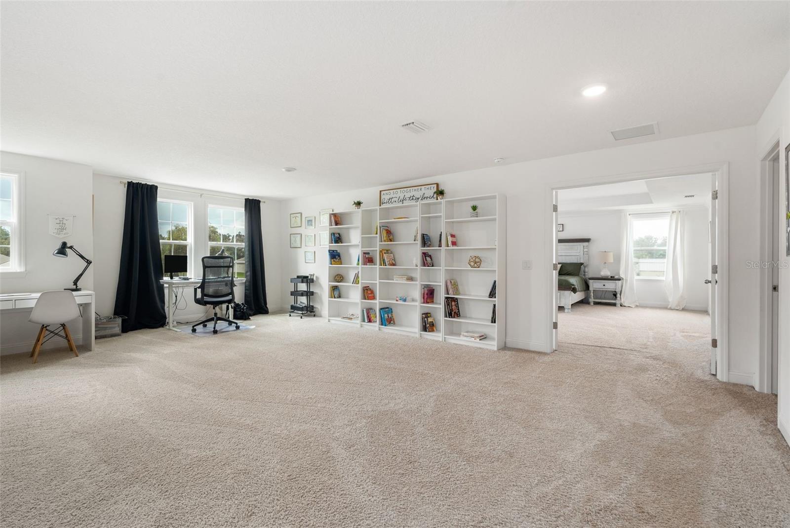 HALF MOON STATION - Residential