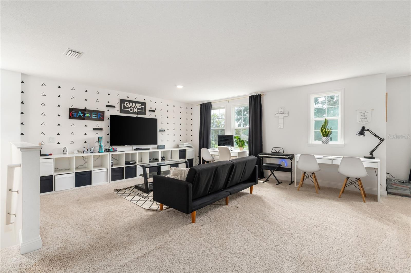 HALF MOON STATION - Residential