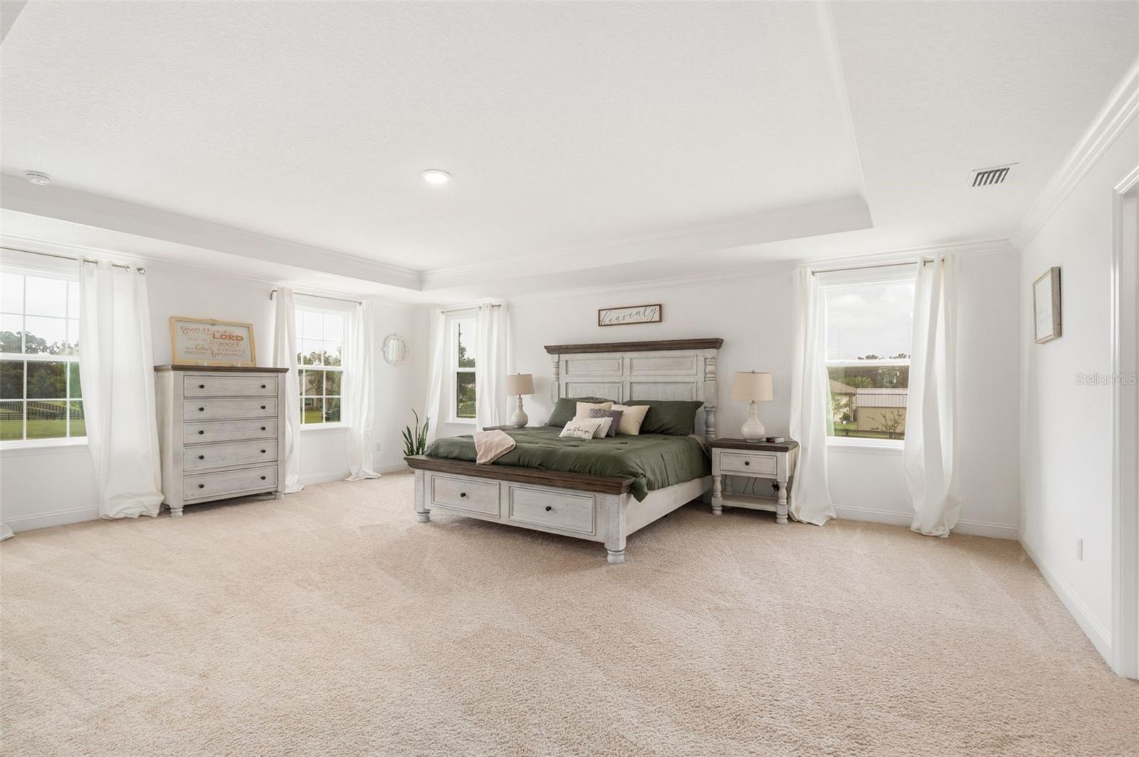 HALF MOON STATION - Residential