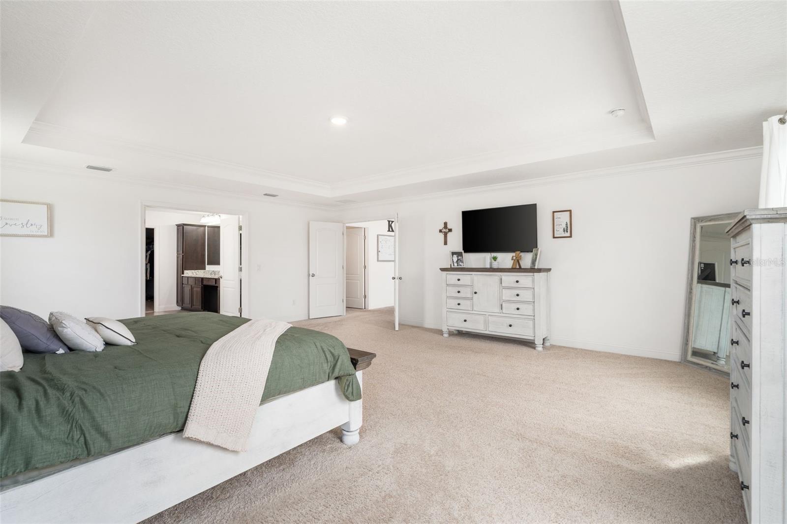 HALF MOON STATION - Residential