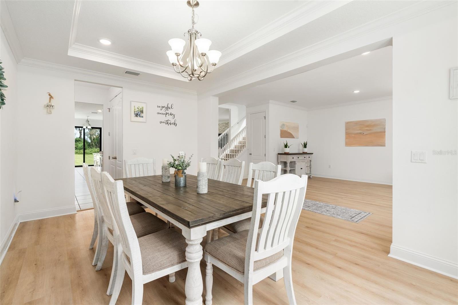 HALF MOON STATION - Residential