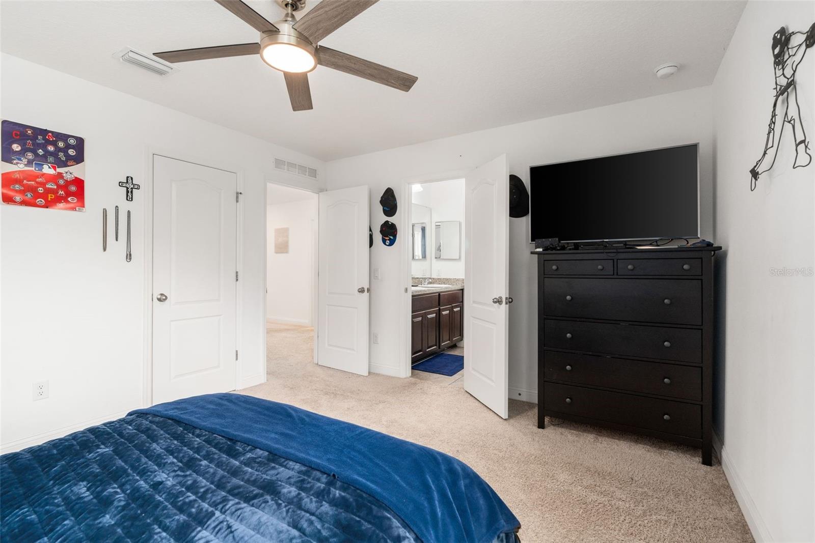 HALF MOON STATION - Residential