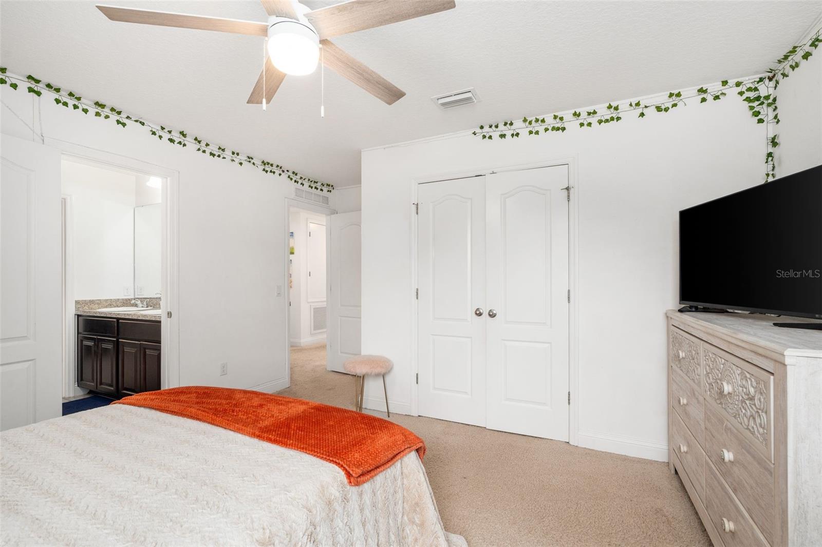 HALF MOON STATION - Residential