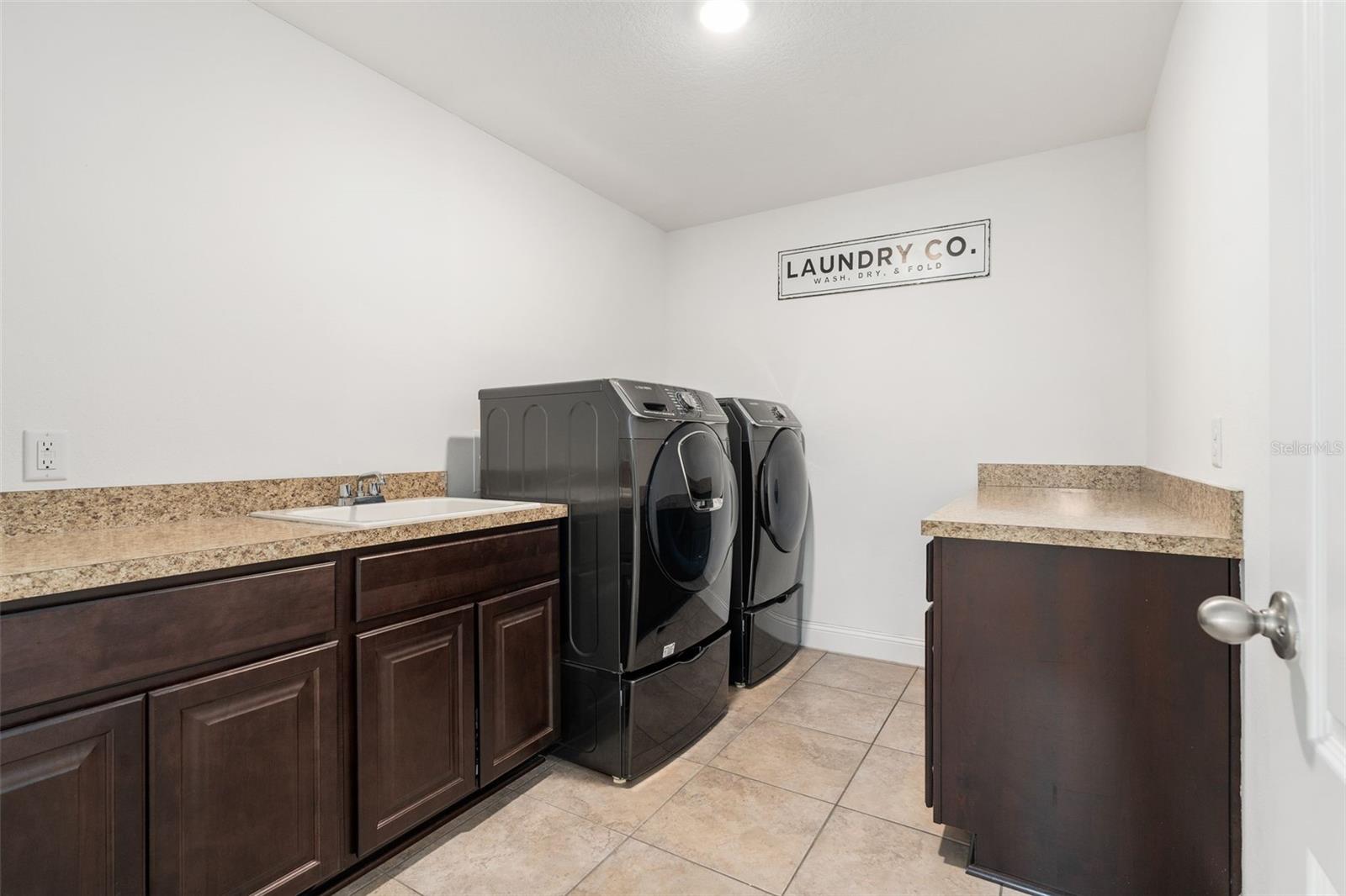 HALF MOON STATION - Residential