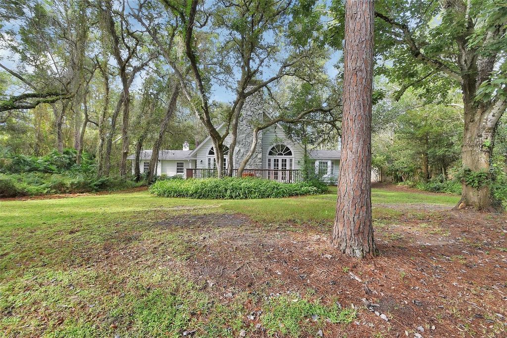 Photo of 287 Crooked Tree Trail, Deland, FL 32724 (MLS # V4945259)