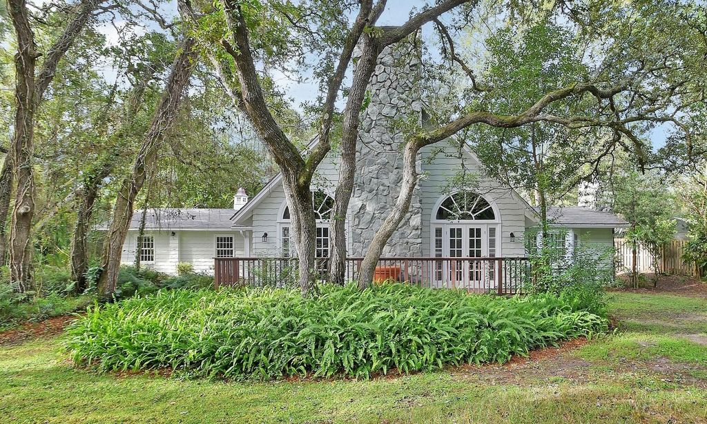 Photo of 287 Crooked Tree Trail, Deland, FL 32724 (MLS # V4945259)