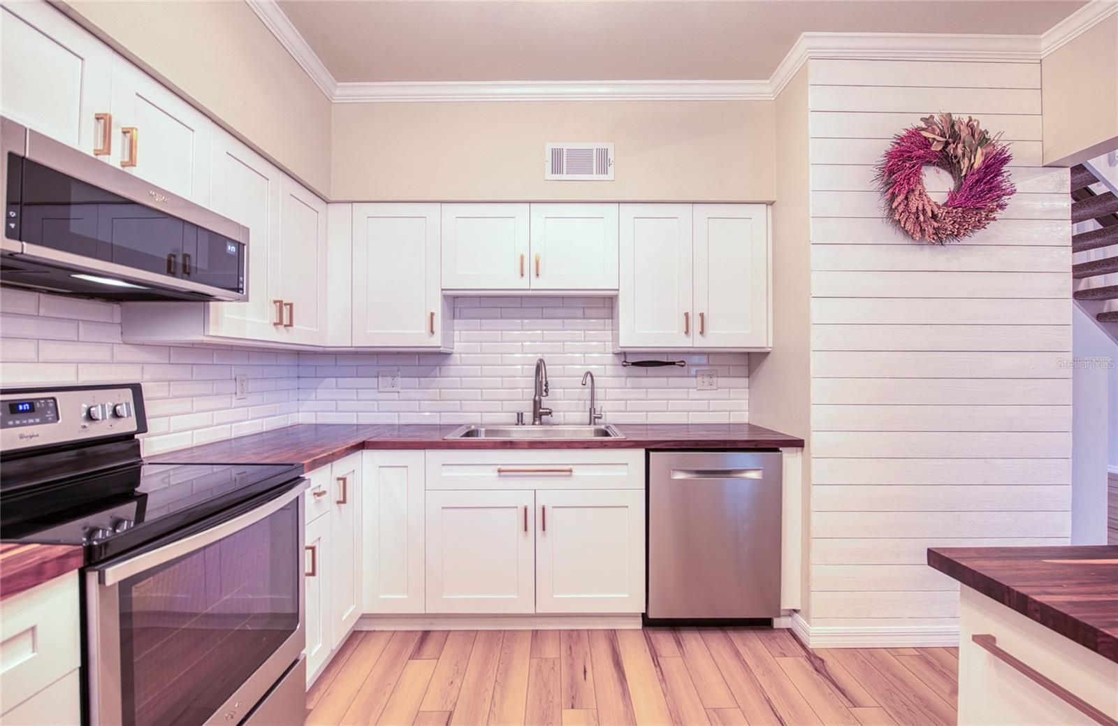 STEEPLECHASE PH - Residential