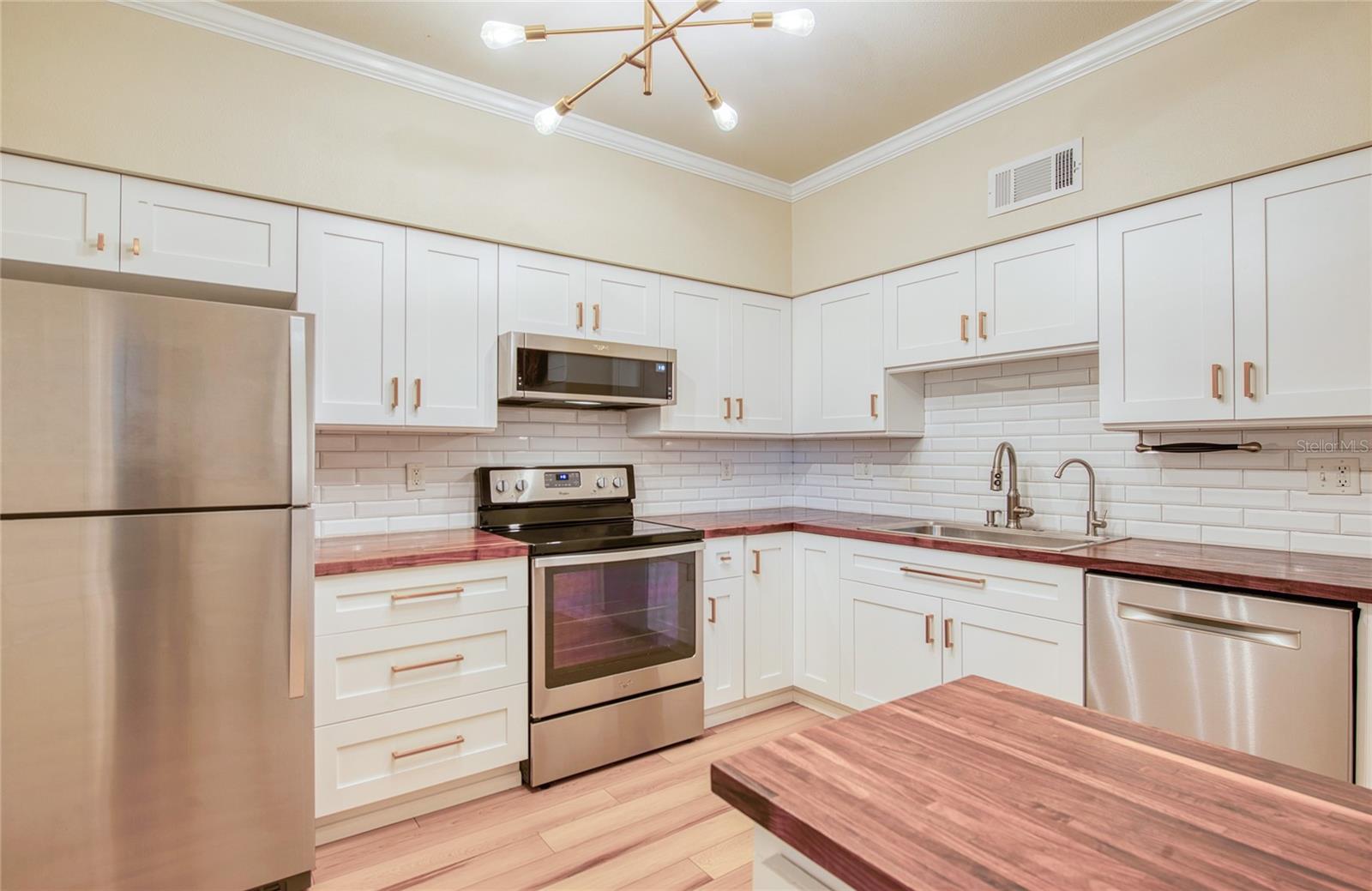 STEEPLECHASE PH - Residential