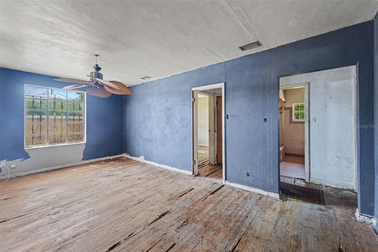 504 E EMILY STREET
