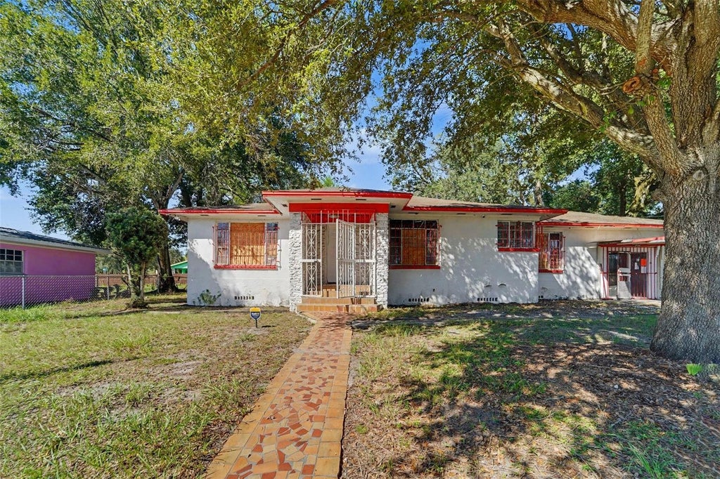 Photo of 504 E Emily Street, Tampa, FL 33603 (MLS # TB8557752)