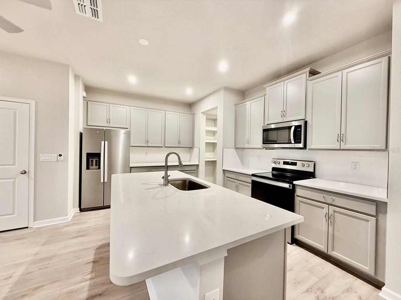 BLOOMINGDALE TOWNES - Residential Lease