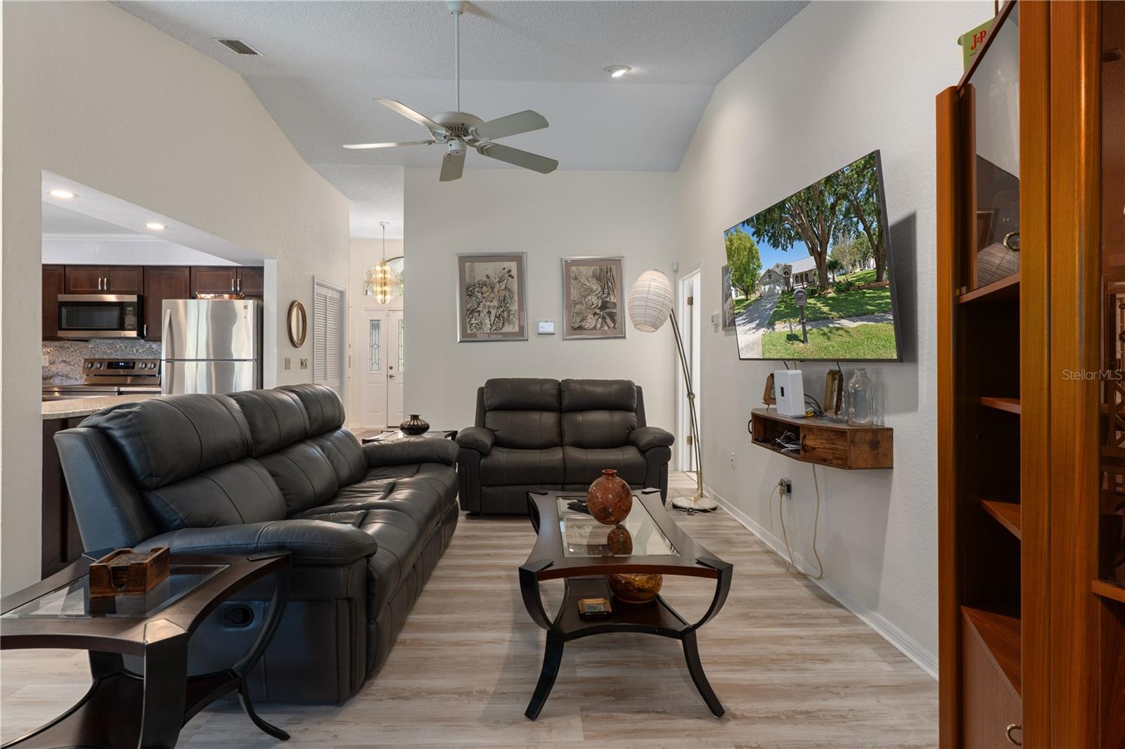 AUTUMN OAKS - Residential