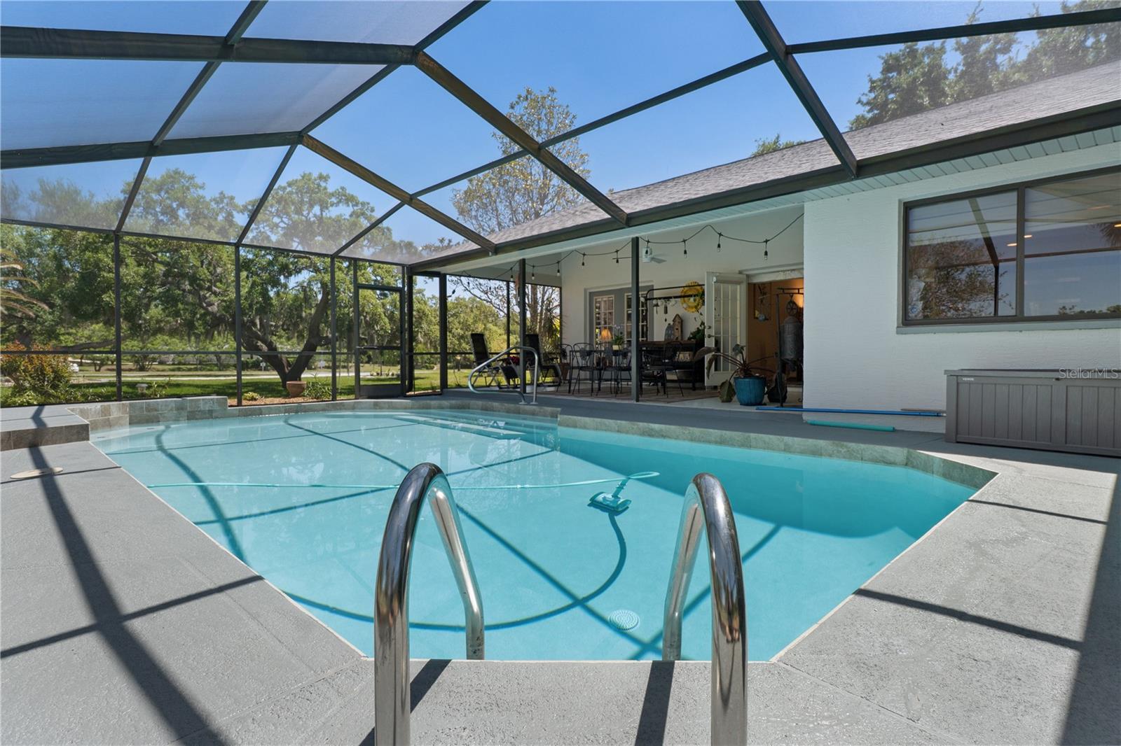 AUTUMN OAKS - Residential