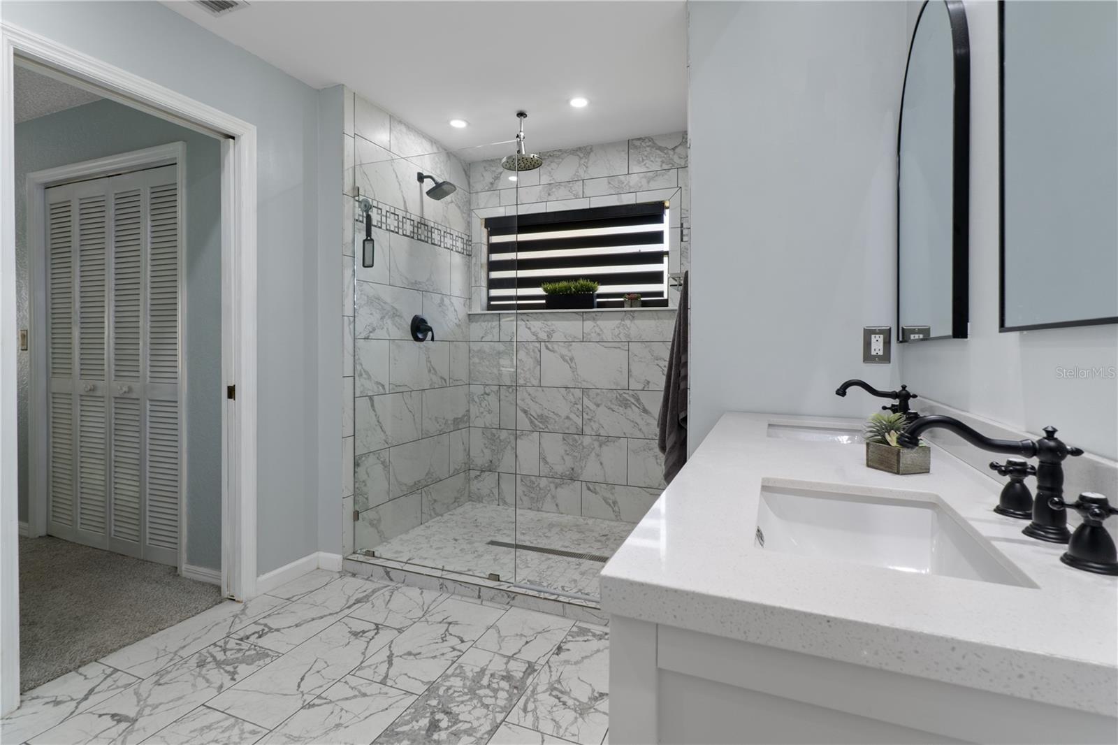 AUTUMN OAKS - Residential