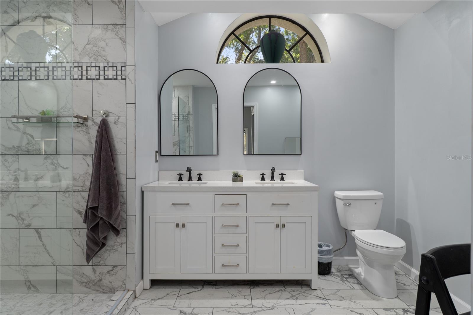 AUTUMN OAKS - Residential