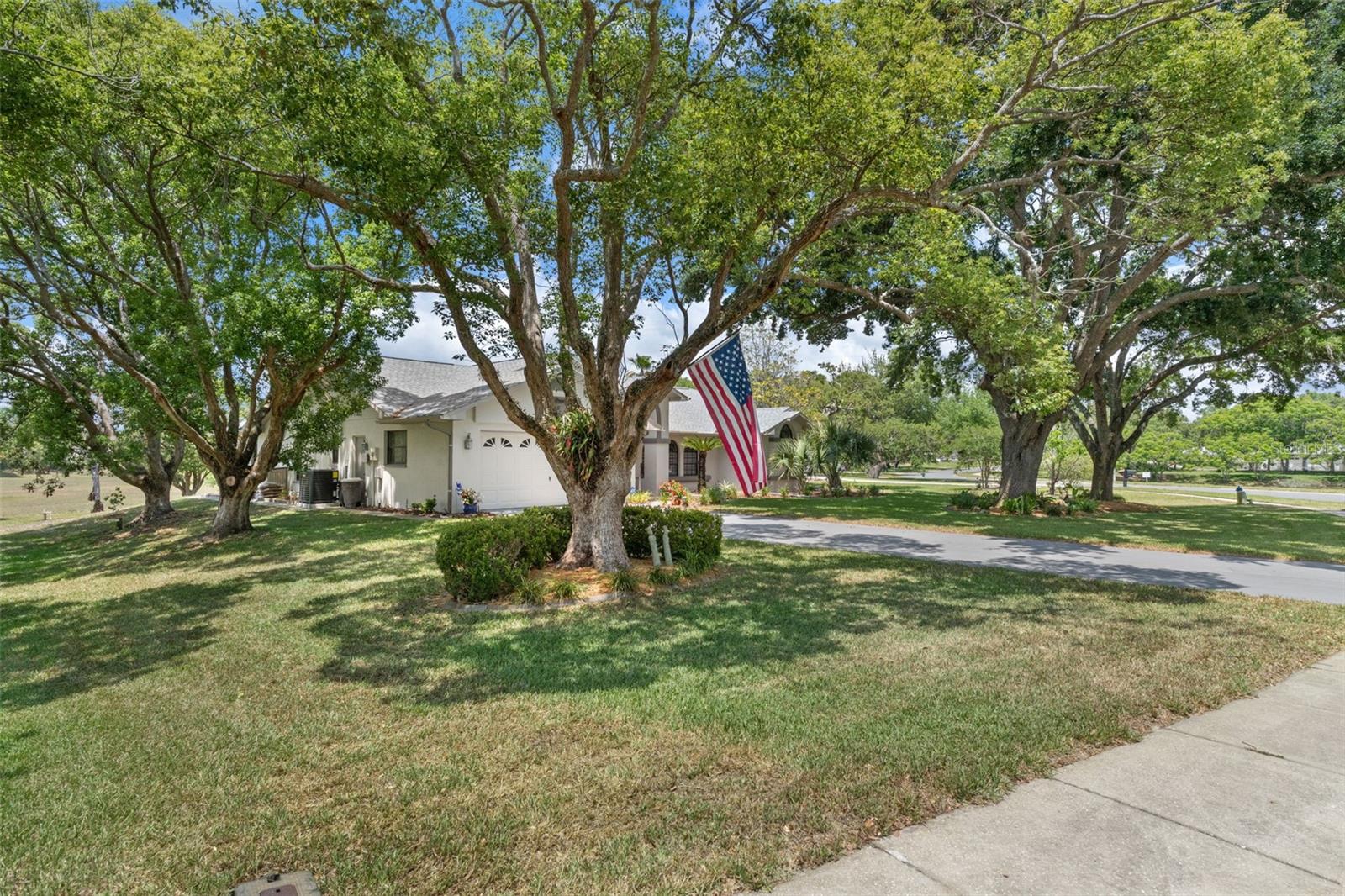 AUTUMN OAKS - Residential