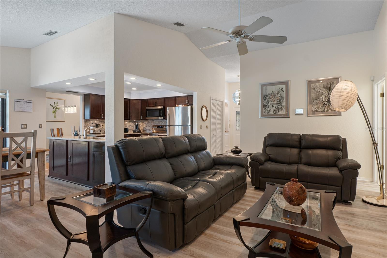 AUTUMN OAKS - Residential