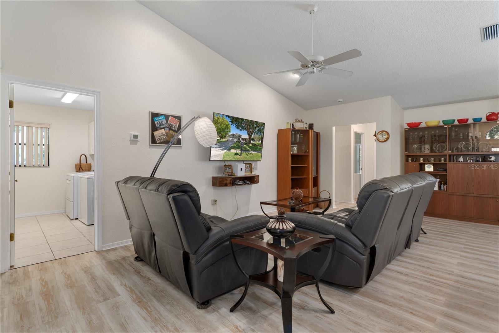 AUTUMN OAKS - Residential