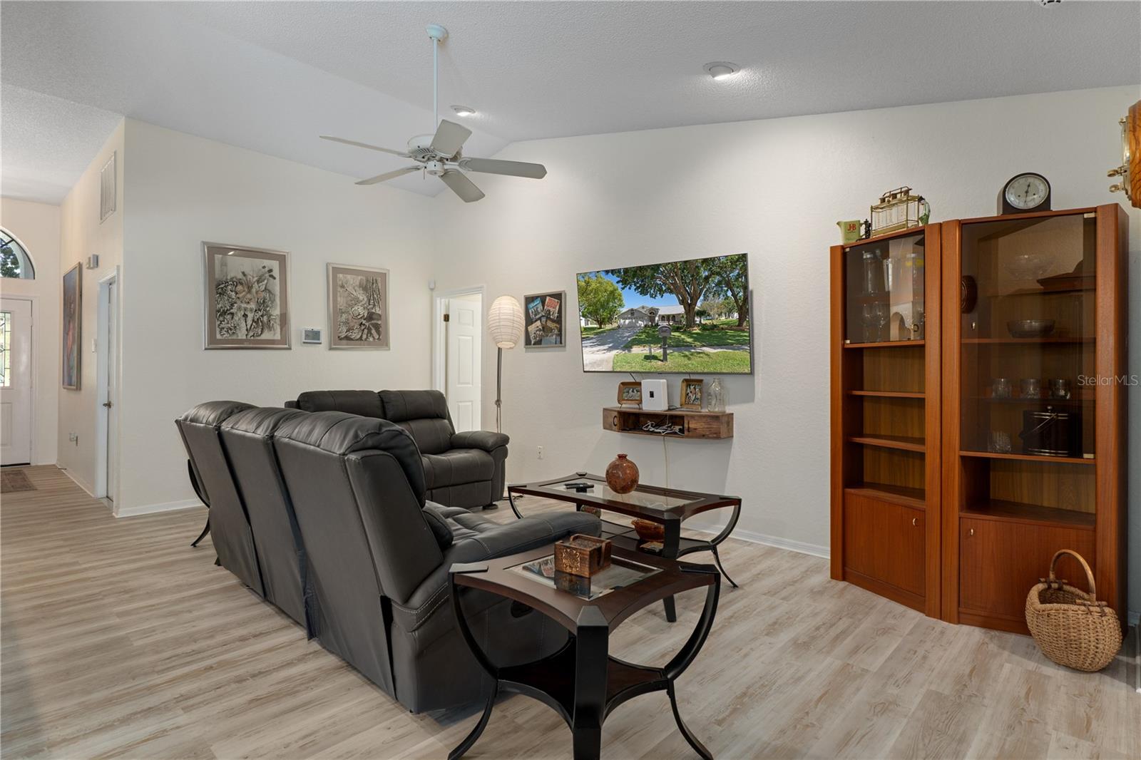 AUTUMN OAKS - Residential