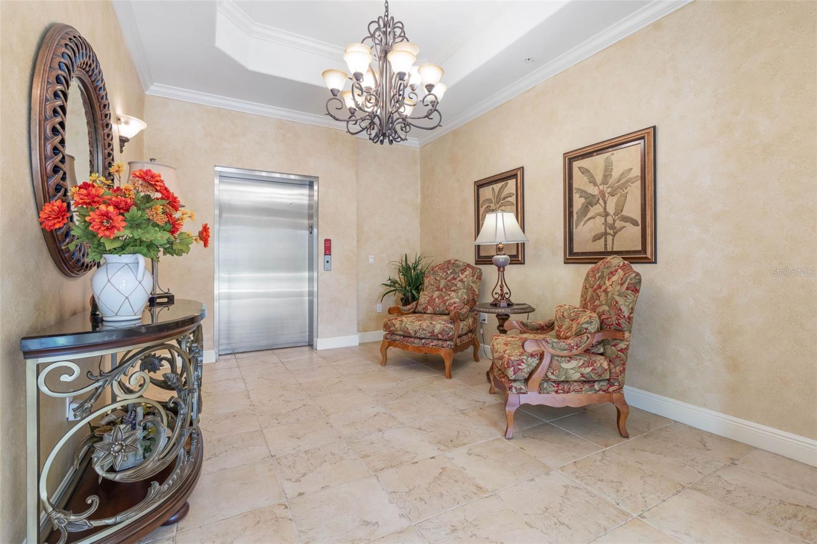 20 CASA BELLA CIRCLE 902