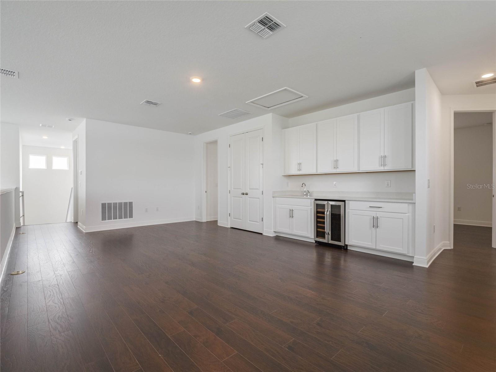 POITRAS EAST N-7 - Residential Lease