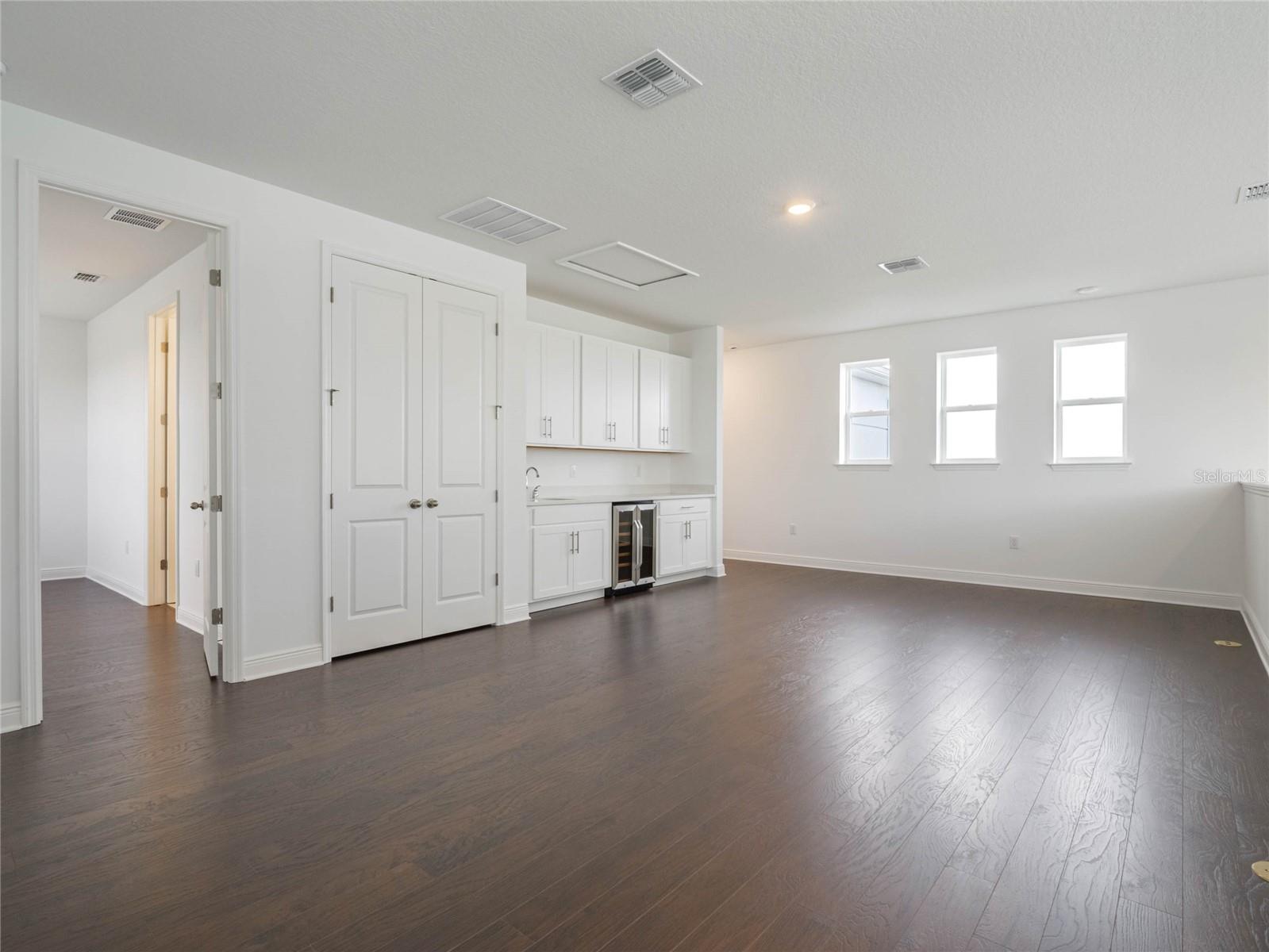 POITRAS EAST N-7 - Residential Lease