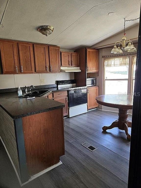 39239 LONGVIEW AVENUE