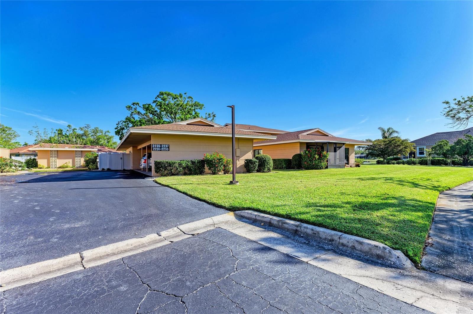 2233 BENEVA TERRACE 2232