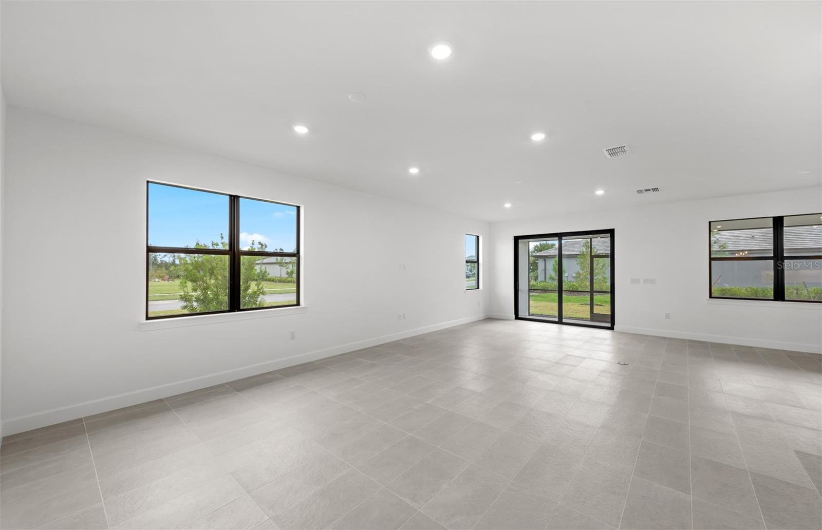 LAKESPUR WELLEN PARK - Residential