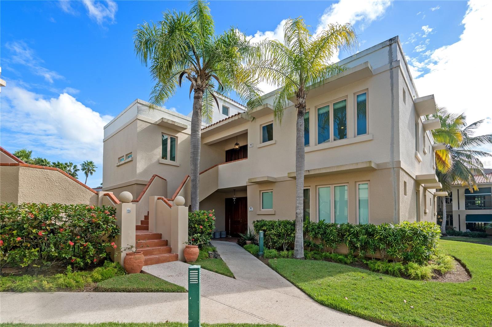 86 LAKESIDE VILLAS Y4