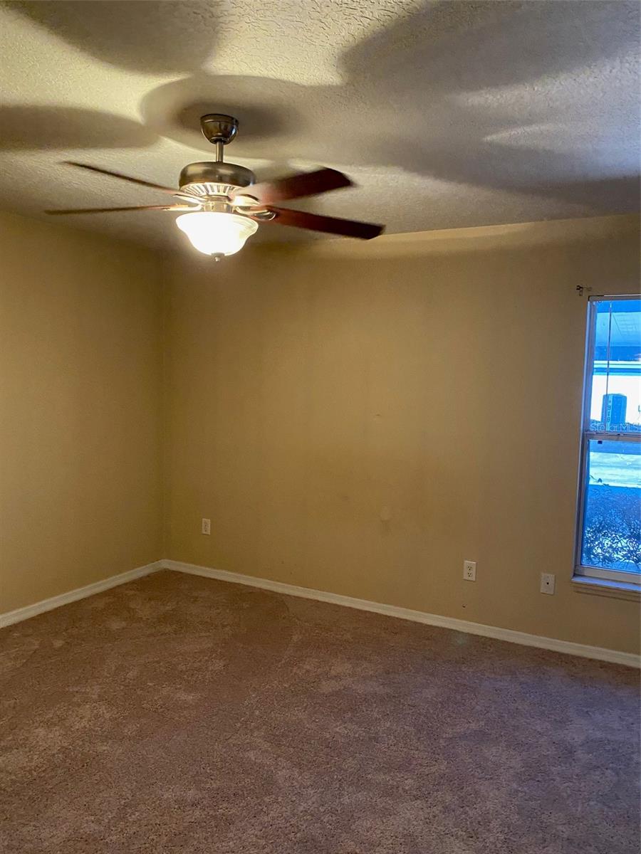 ROYAL OAK ESTATES FIFTH ADD - Residential Lease