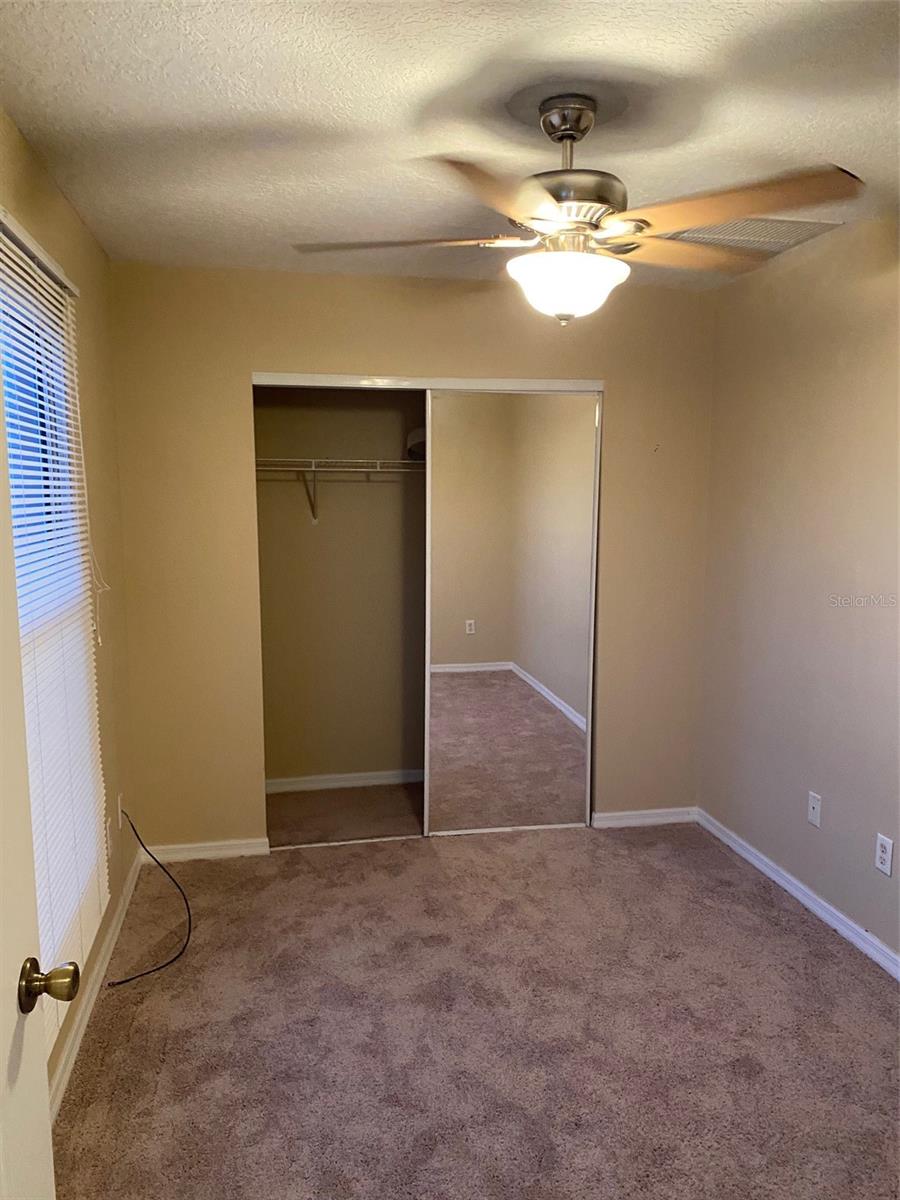 ROYAL OAK ESTATES FIFTH ADD - Residential Lease