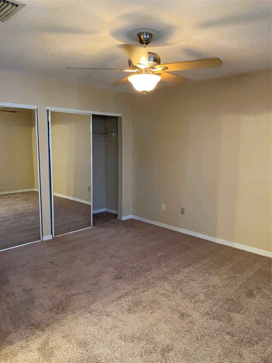 ROYAL OAK ESTATES FIFTH ADD - Residential Lease