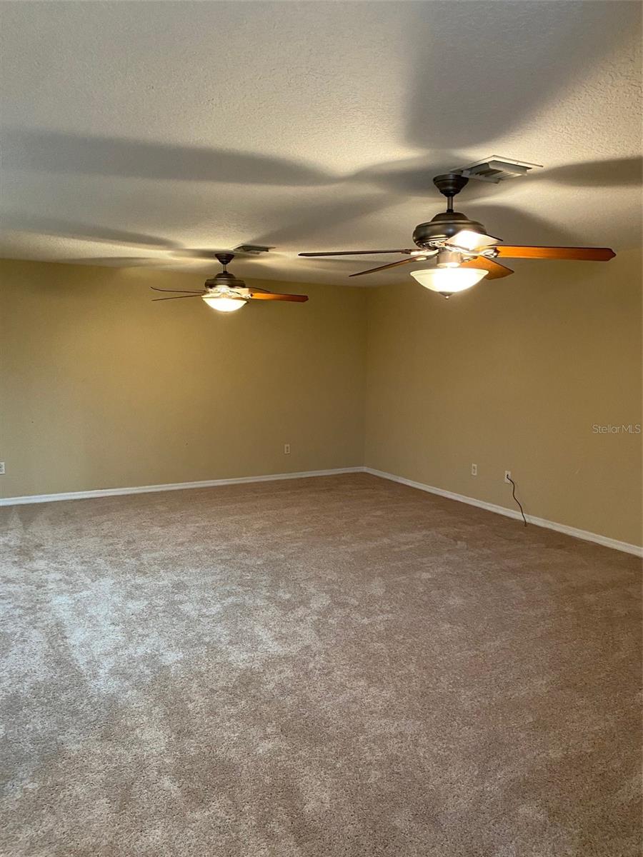 ROYAL OAK ESTATES FIFTH ADD - Residential Lease