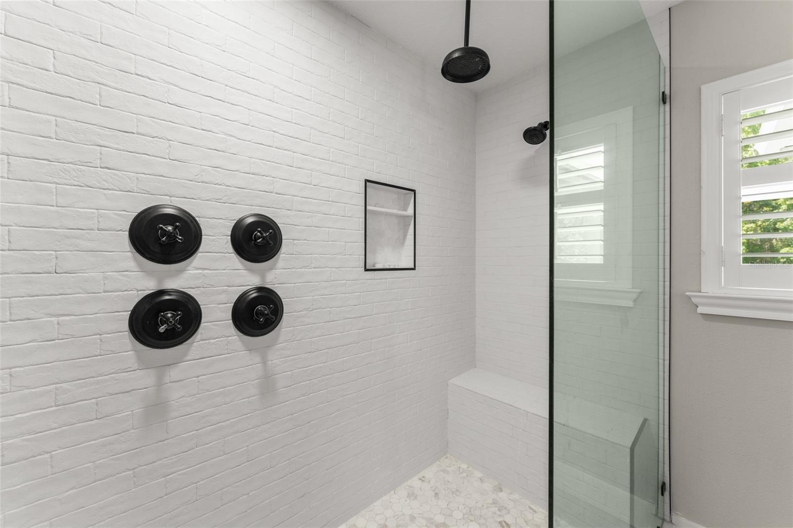 STONEYBROOK UN X1 - Residential Lease