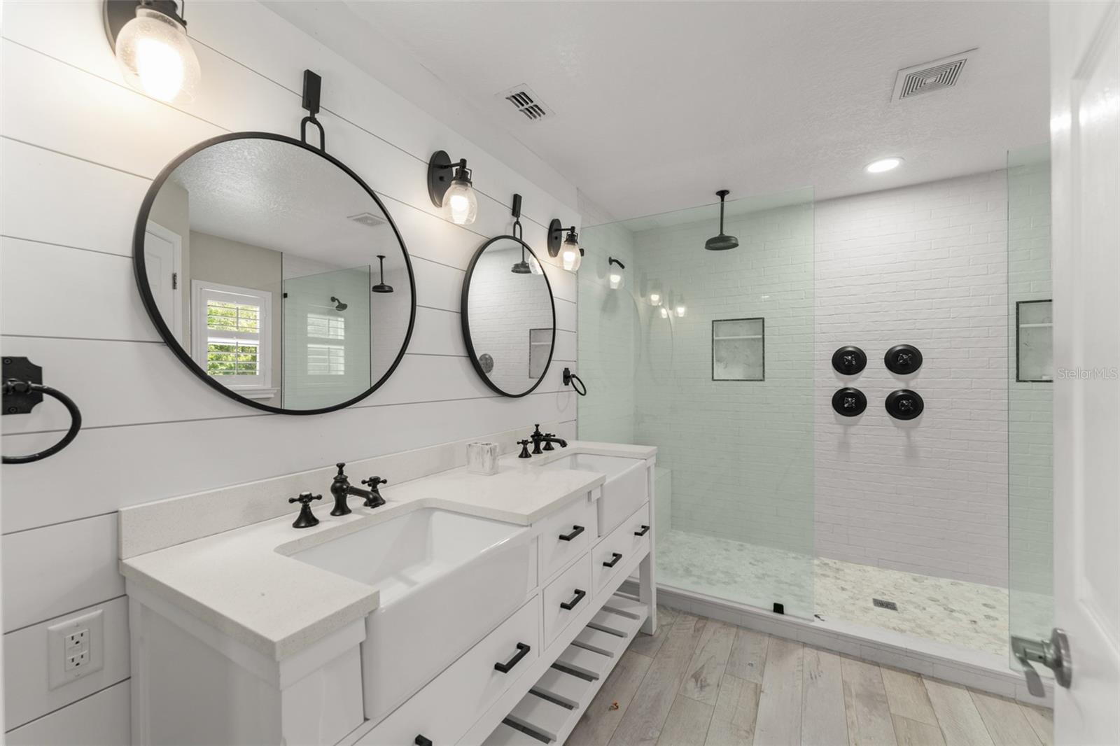 STONEYBROOK UN X1 - Residential Lease