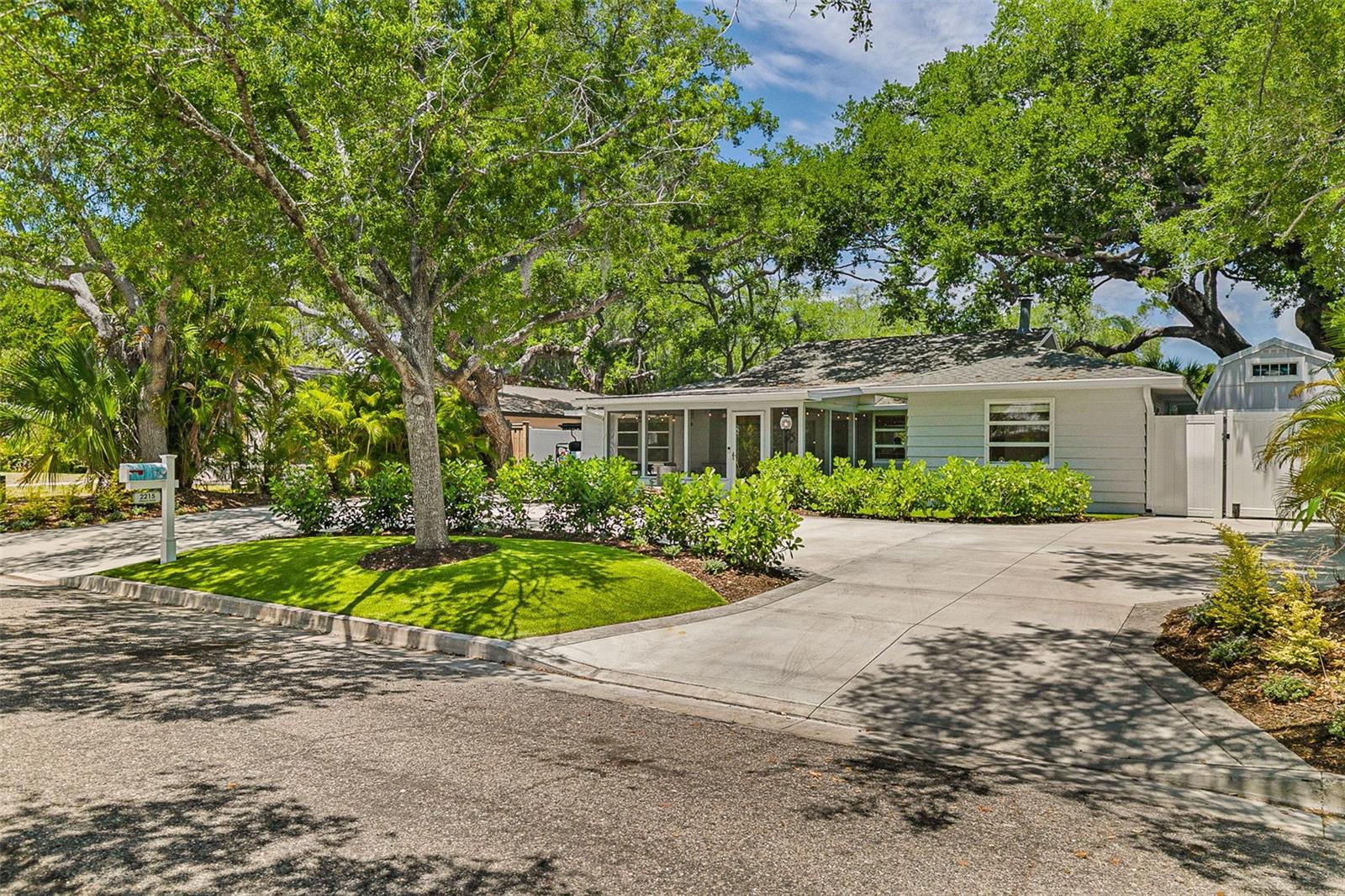 2215 HIBISCUS STREET
