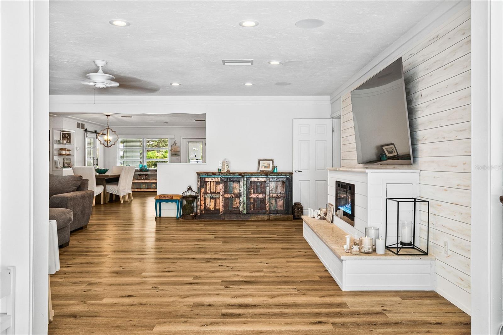 GREENWICH - Residential